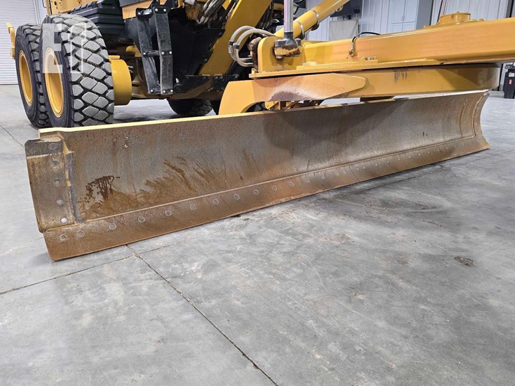 2022-caterpillar-140-image-10