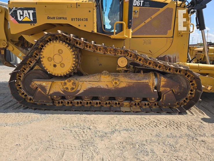 2019-caterpillar-d6t-xl-image-34