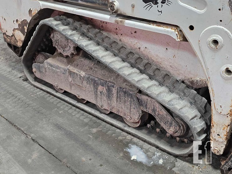 2013-bobcat-t110-image-30
