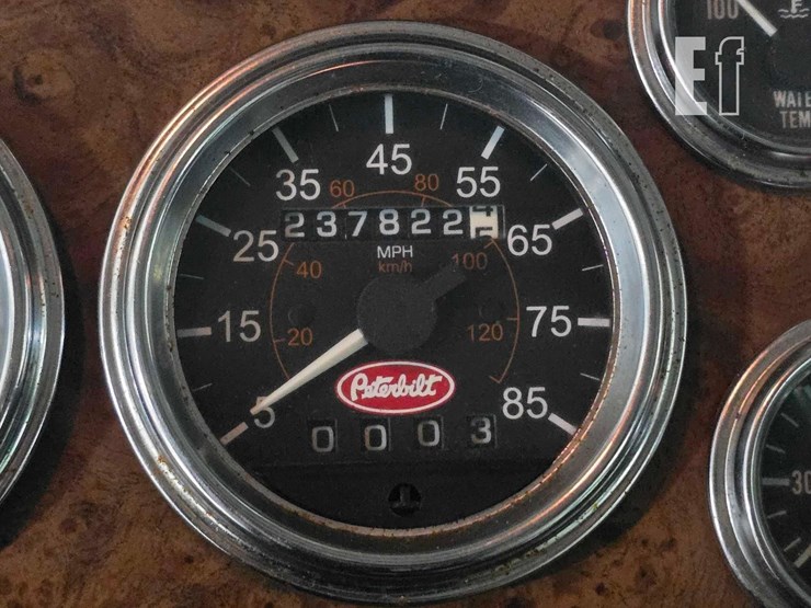 2005-peterbilt-357-image-13