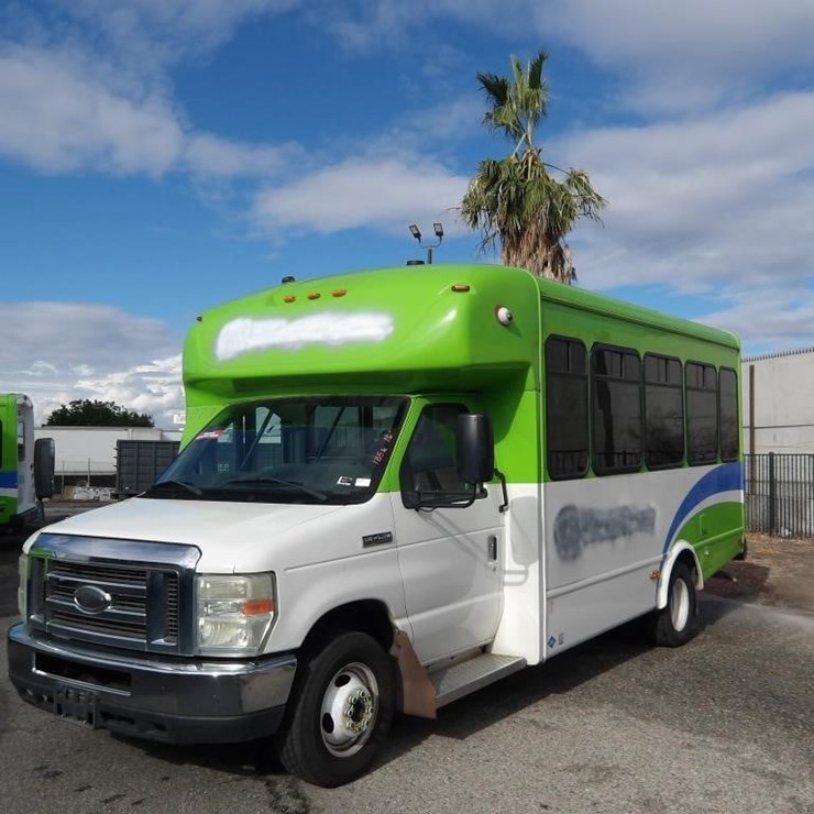 2016 FORD E450