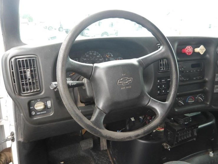 2009-chevrolet-c7500-service-truck-image-26