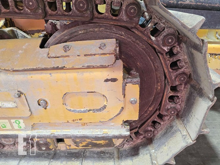 2022-caterpillar-d1-image-31