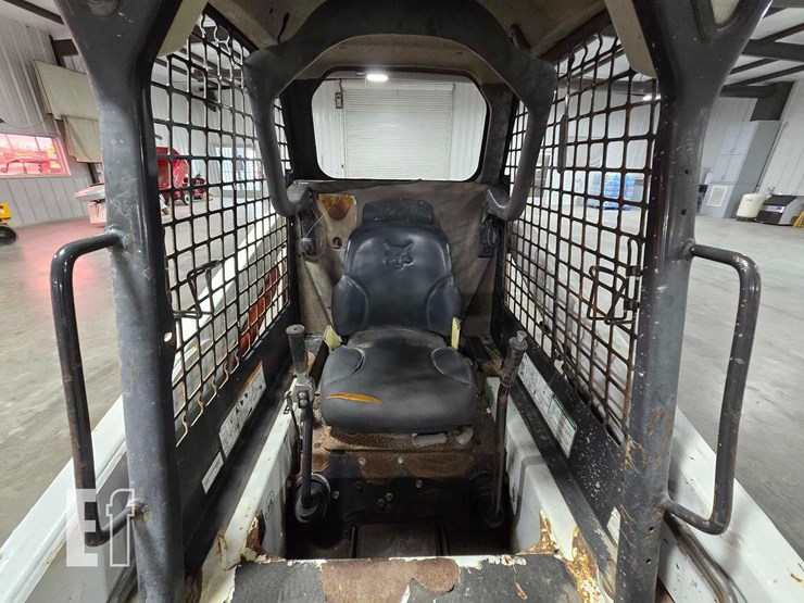 2013-bobcat-t110-image-13
