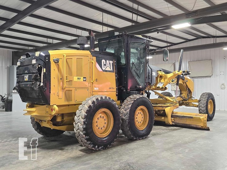 2013-caterpillar-12m2-image-3