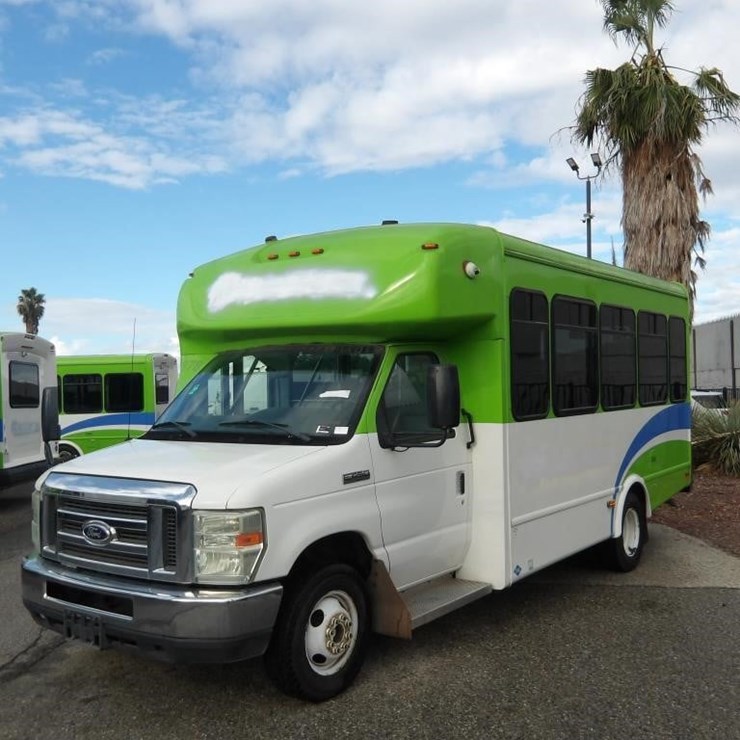 2016 FORD E450