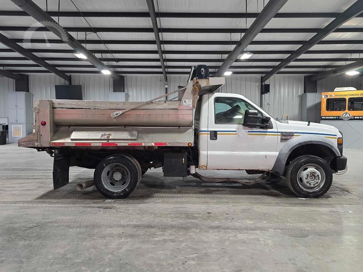 2010-ford-f550-image-6