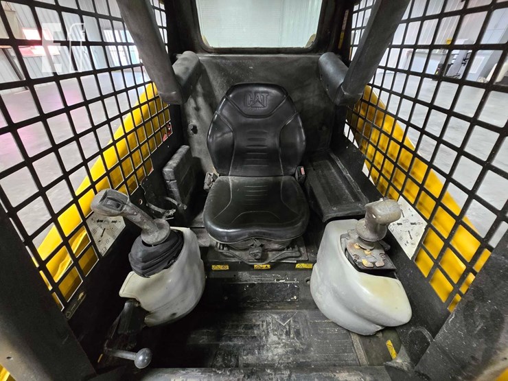 2005-caterpillar-236b-image-7