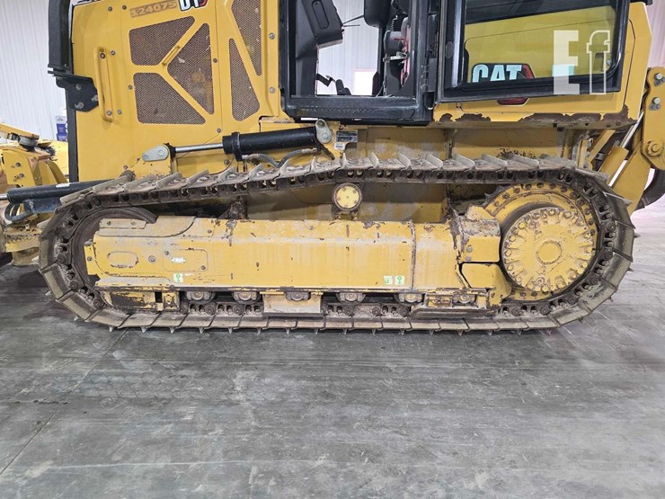 2022-caterpillar-d1-image-22
