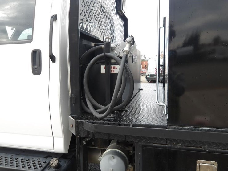 2009-chevrolet-c7500-service-truck-image-18