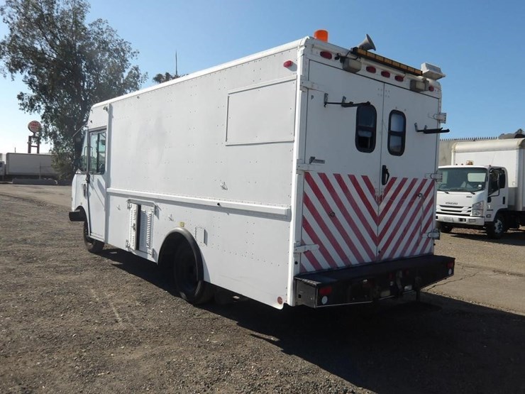 2002-workhorse-p42-image-5