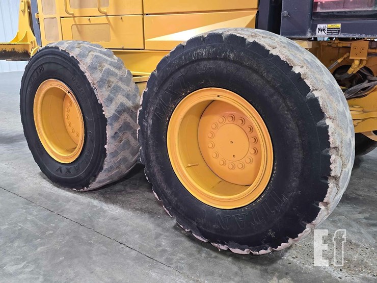 2012-deere-672g-image-31