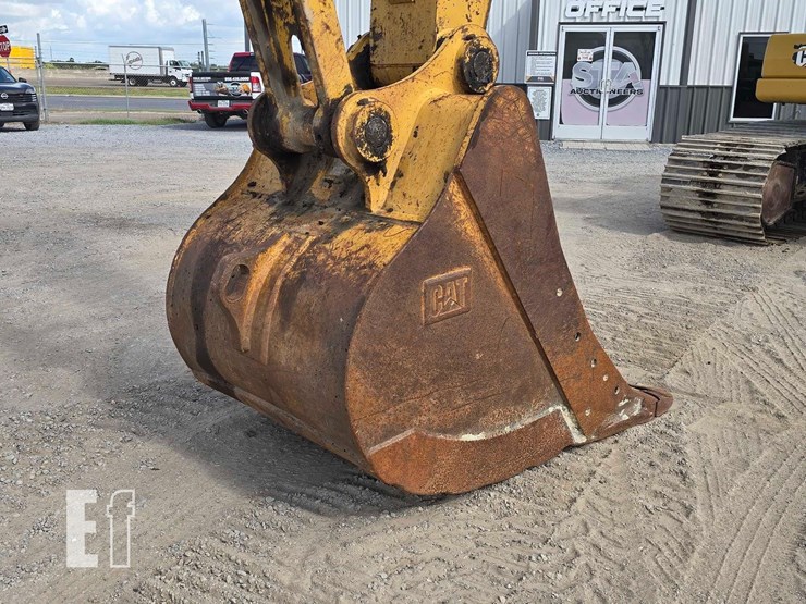 2018-caterpillar-320gc-image-11
