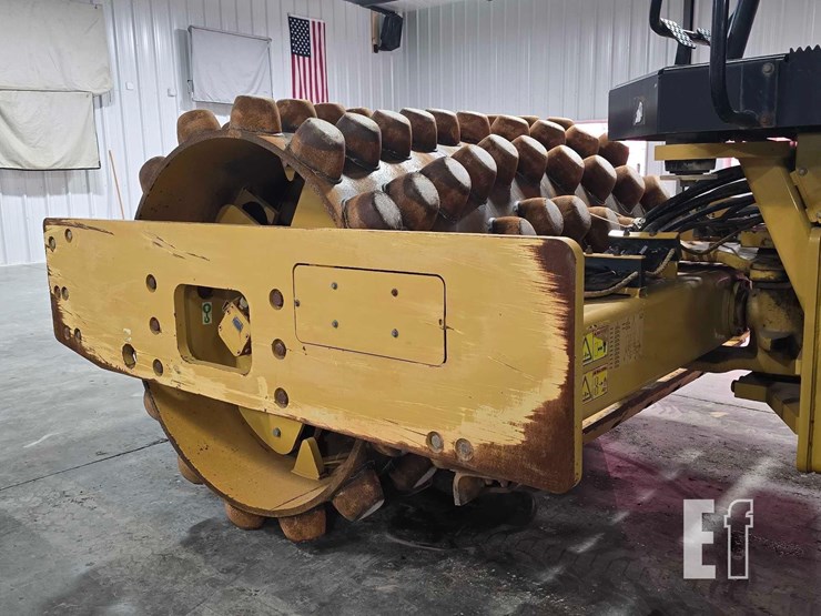 2012-caterpillar-cp54b-image-12