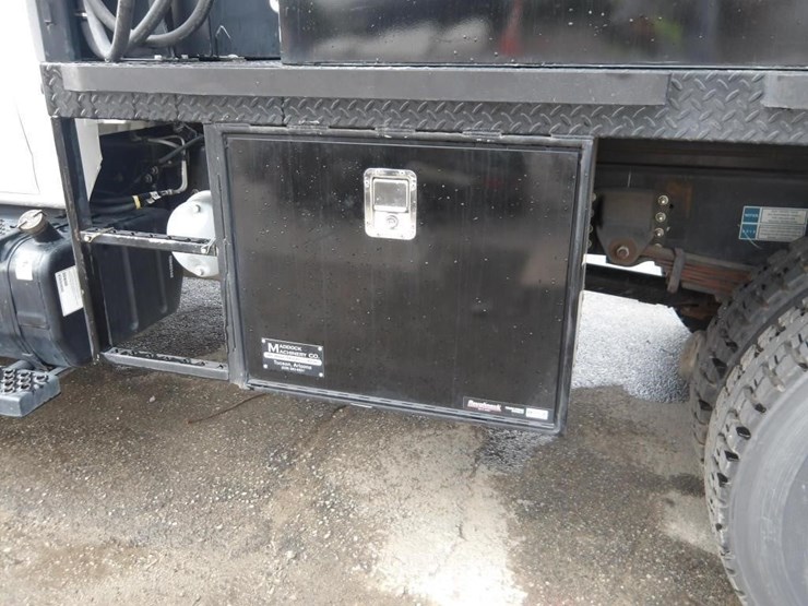 2009-chevrolet-c7500-service-truck-image-17
