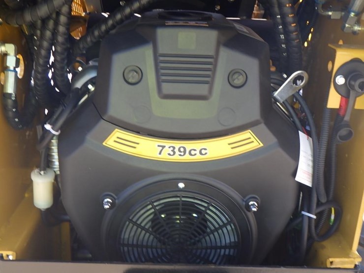 2026-agt-mx-crt23-skid-steer-track-loader-image-9