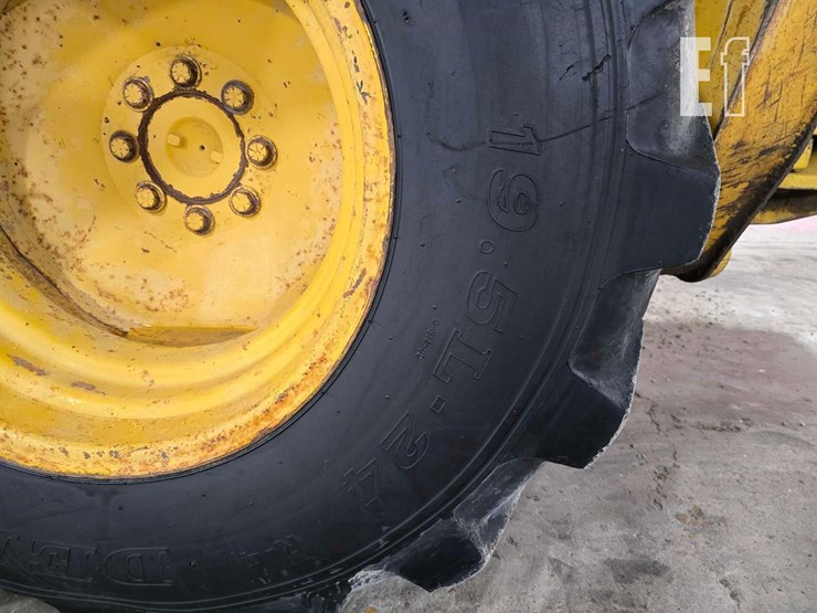 2004-deere-310sg-image-30
