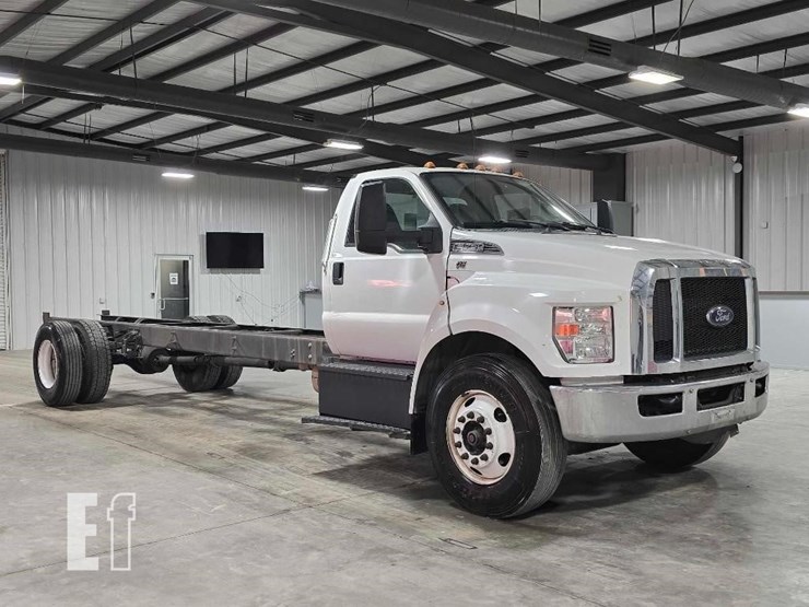 2019-ford-f750-sd-image-2