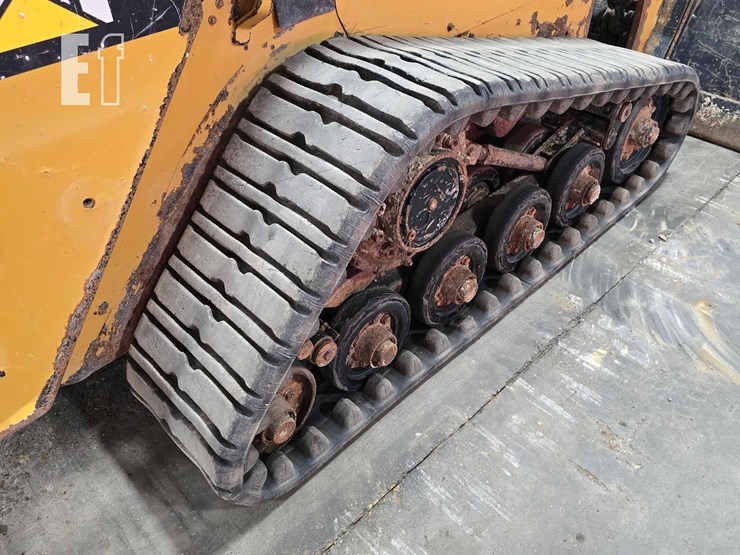 2015-caterpillar-257d-image-34