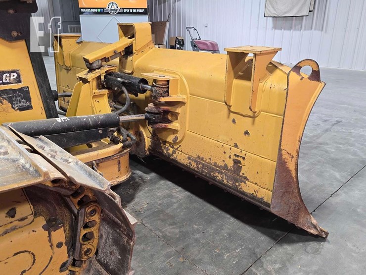 2021-caterpillar-d3-lgp-image-11