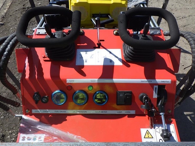 2026-agt-lrt23-skid-steer-track-loader-image-10