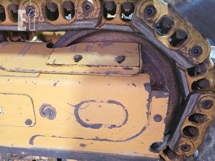2021-caterpillar-d3-lgp-image-32