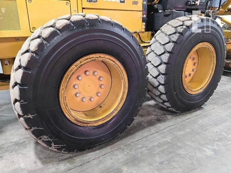 2011-caterpillar-140m2-image-28