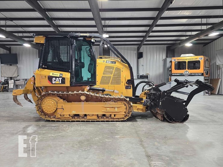 2020-caterpillar-d3k2-xl-image-6