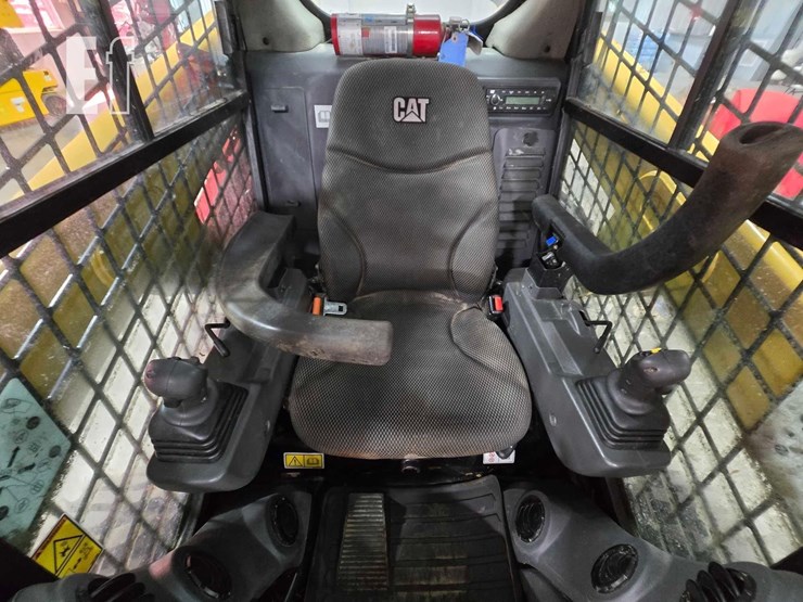 2022-caterpillar-226d3-image-14