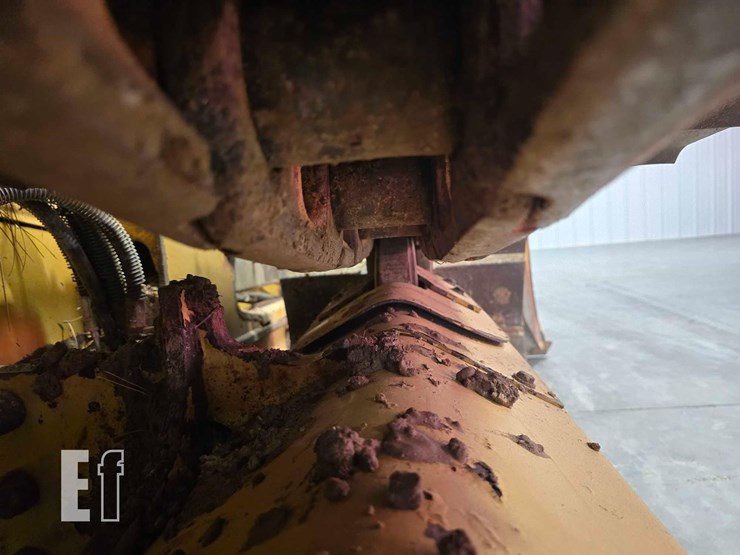 2021-caterpillar-d3-lgp-image-36