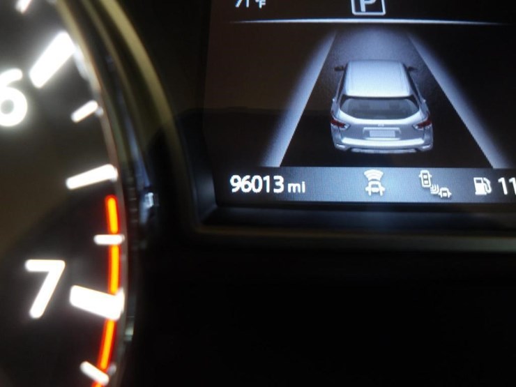 2019-nissan-pathfinder-sl-image-16