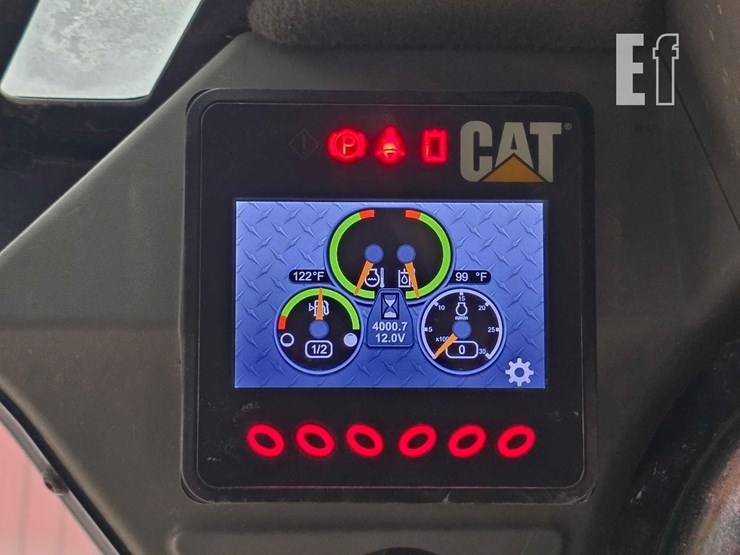 2015-caterpillar-257d-image-22