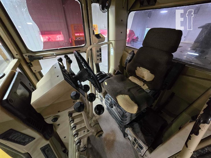2005-caterpillar-140h-image-15