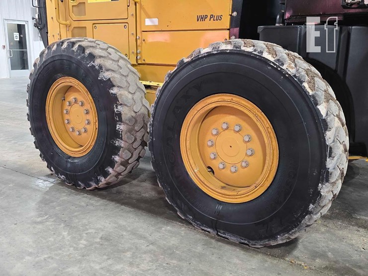 2013-caterpillar-12m2-image-28