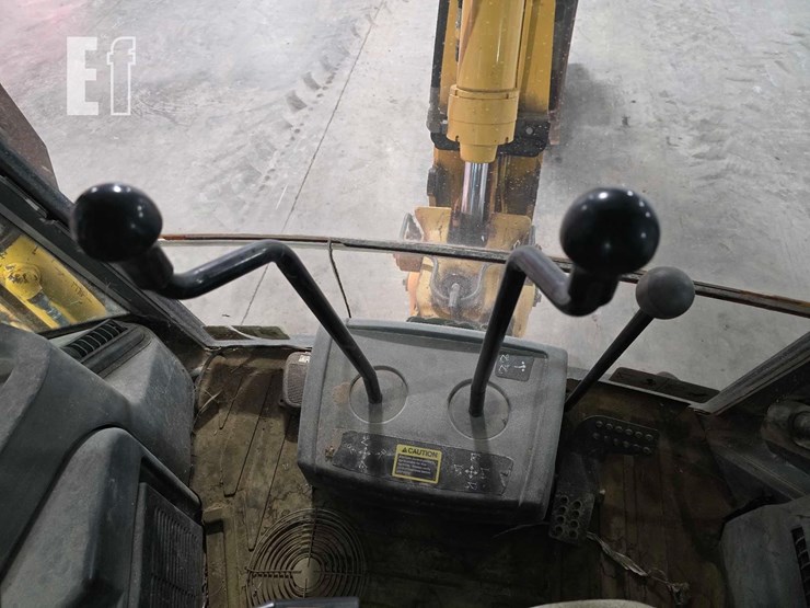 2003-deere-310g-image-16