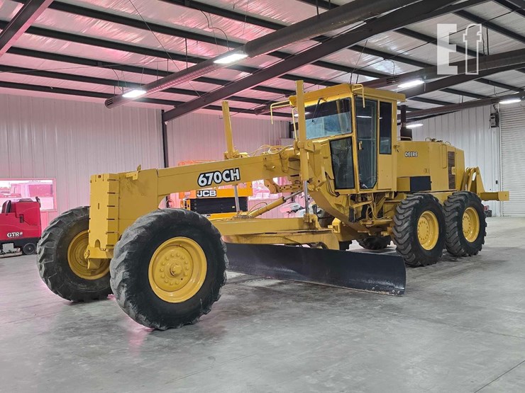 1998-deere-670ch-image-1