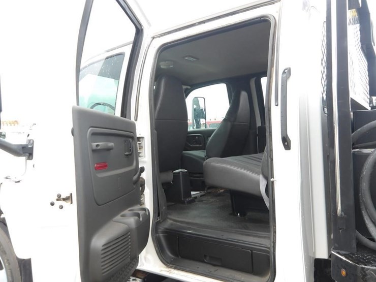 2009-chevrolet-c7500-service-truck-image-24