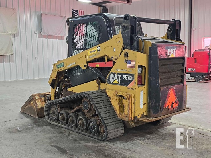 2015-caterpillar-257d-image-4
