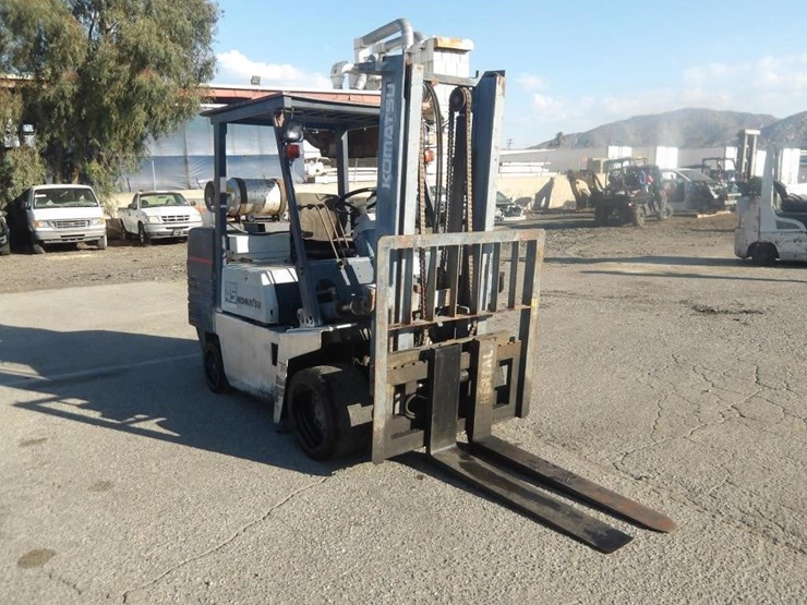 kamatsu-fg45st-6-forklift-image-2