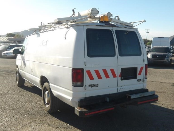 2002-ford-e350-image-5