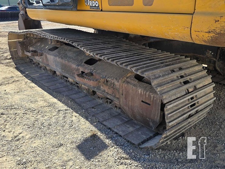 2022-deere-210g-lc-image-30