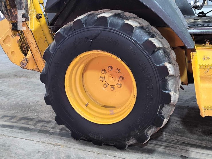 2004-deere-310sg-image-28