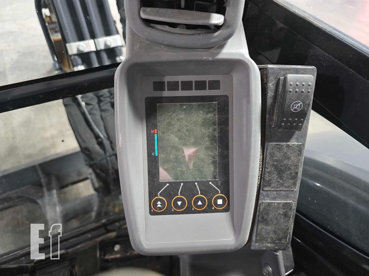 2024-deere-35-p-tier-image-21