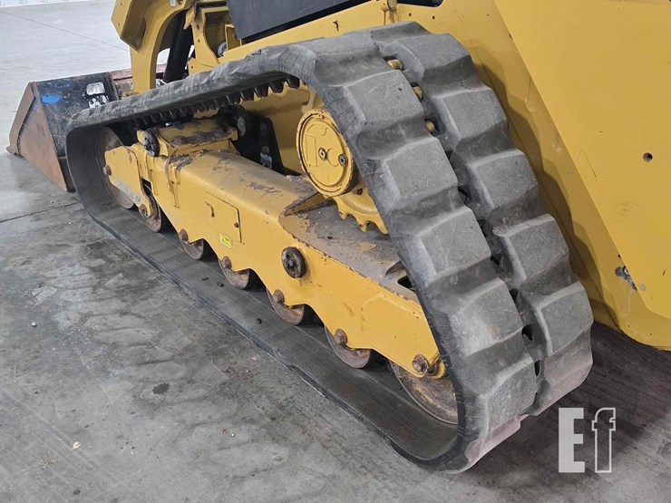 2021-caterpillar-299d3-image-31