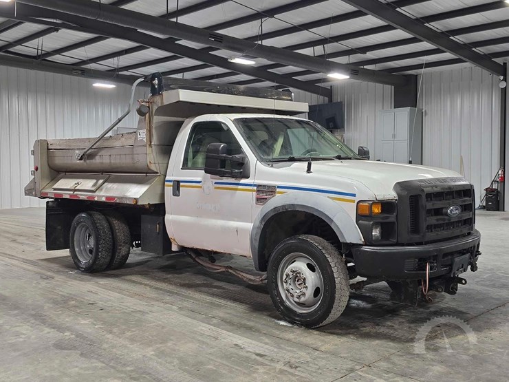 2010-ford-f550-image-2