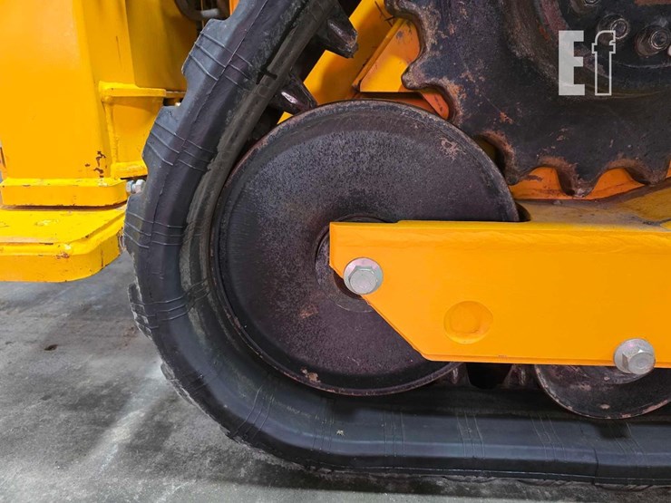 2023-jcb-1cxt-image-35