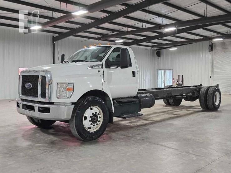 2019-ford-f750-sd-image-1