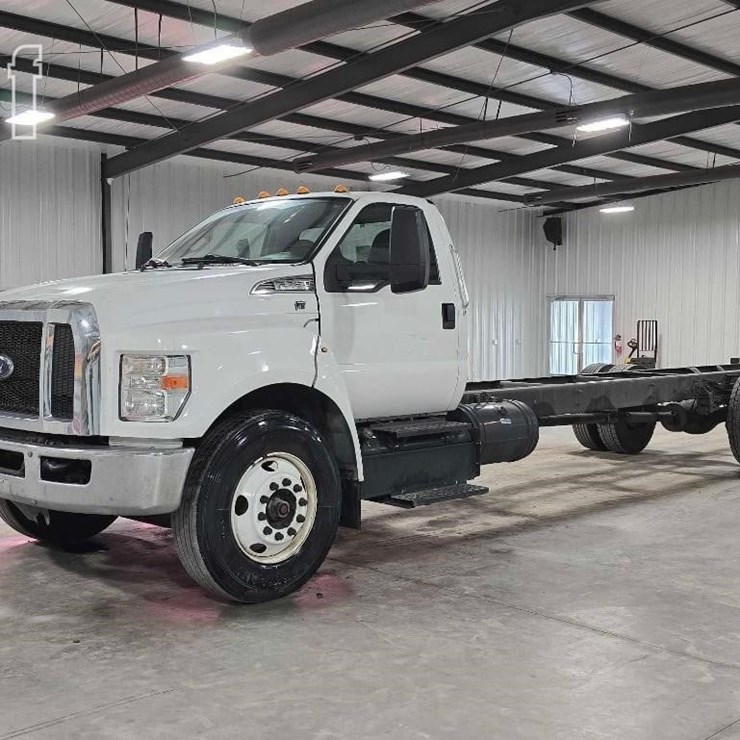 2019 FORD F750 SD