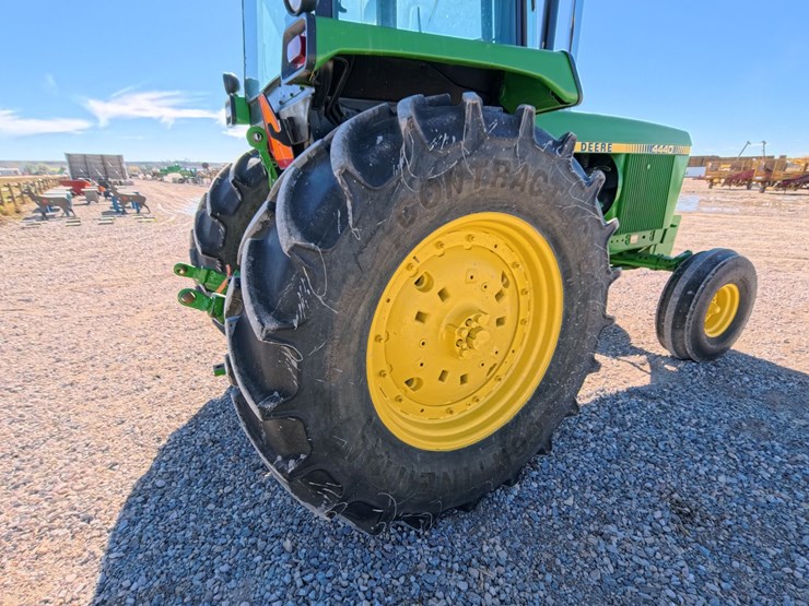 #1043-•-john-deere-4440-tractor-image-61