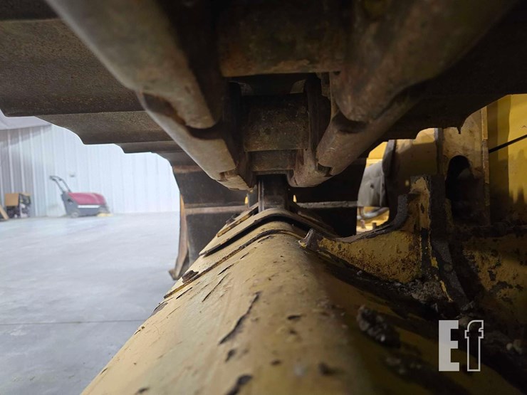 2021-caterpillar-d3-lgp-image-28